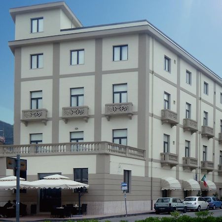 Hotel Vittoria Sapri Bagian luar foto