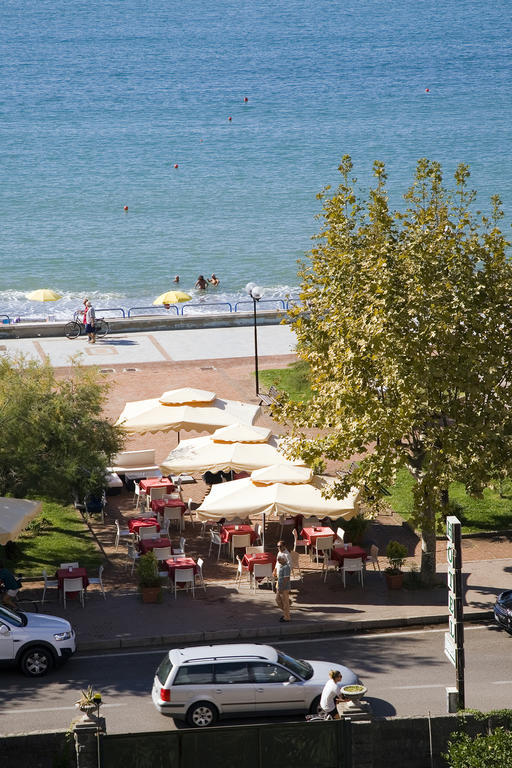 Hotel Vittoria Sapri Bagian luar foto