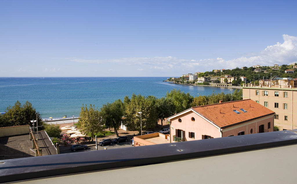 Hotel Vittoria Sapri Bagian luar foto
