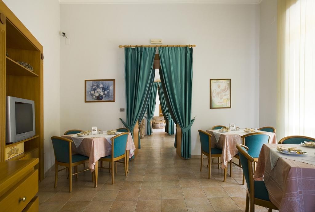 Hotel Vittoria Sapri Bagian luar foto