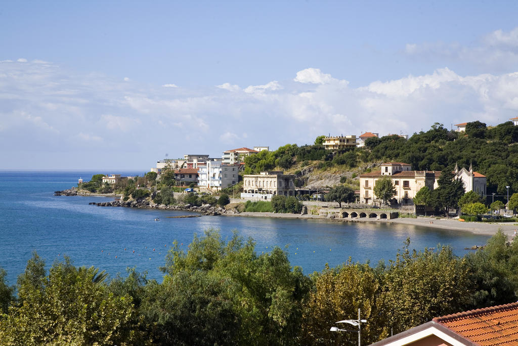 Hotel Vittoria Sapri Bagian luar foto
